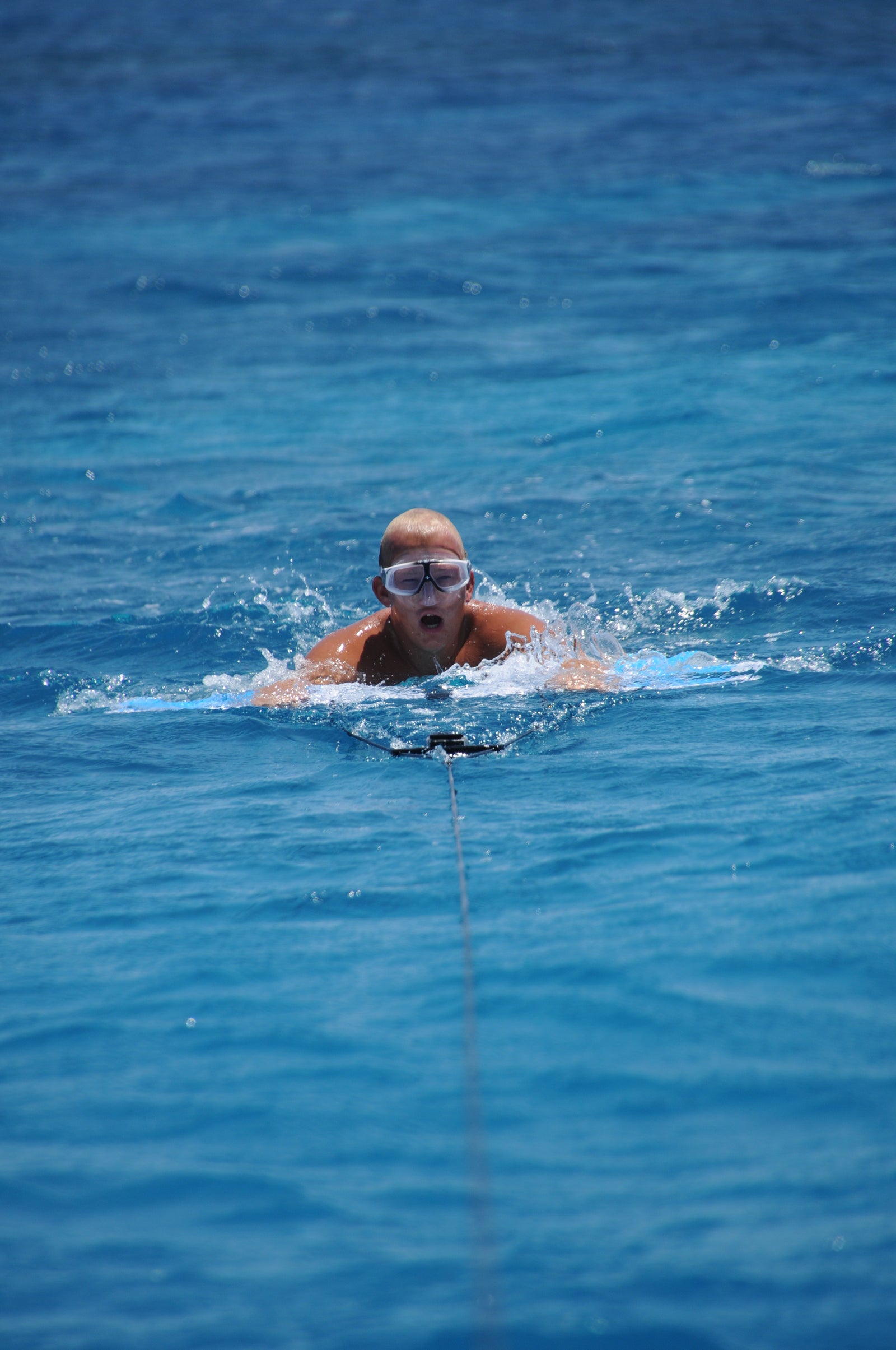 subwing breathing on water surface