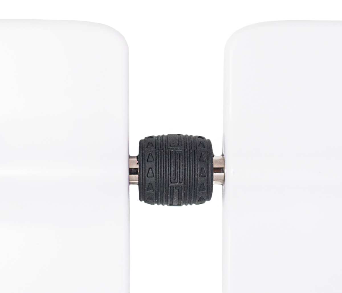 Mounted center swivel for Subwing